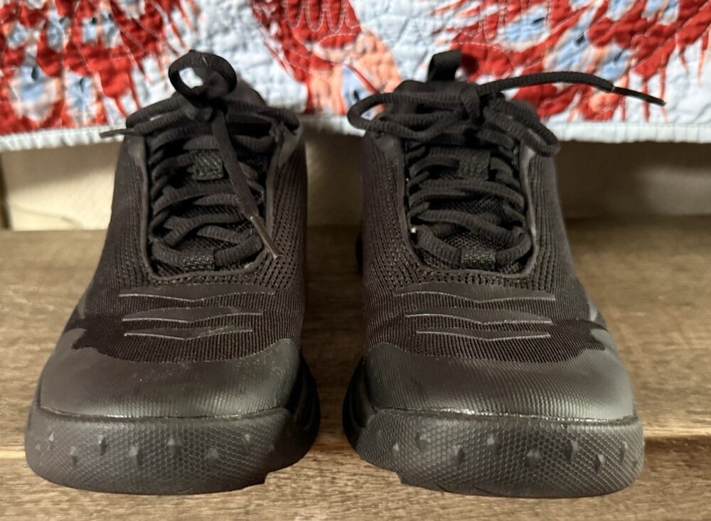 Danner Onyx 3" Black Hot Hiking Shoes Men's size 6/ Women's size 7.5